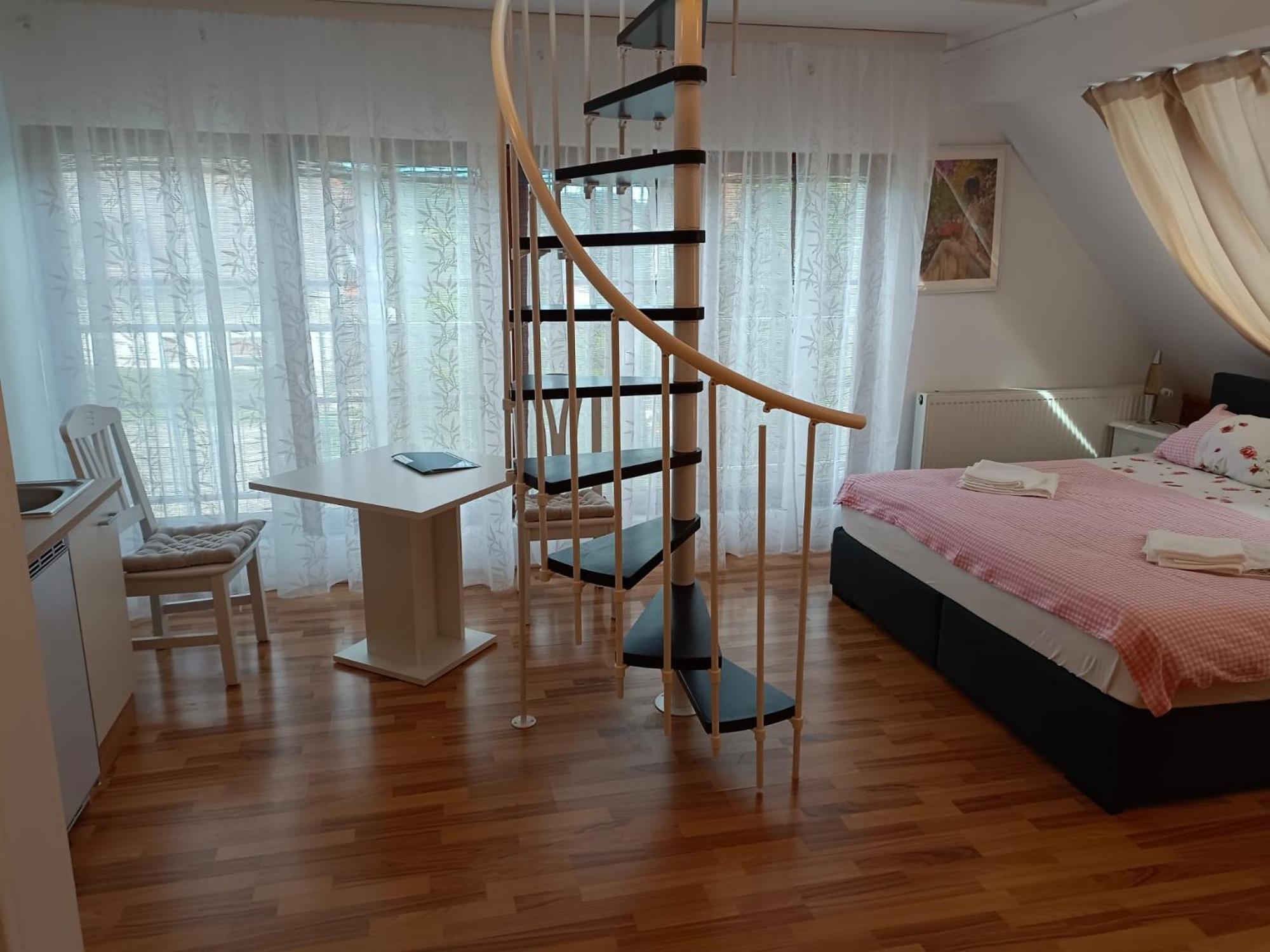 Apartment Donaublick 2 In Stifterstrasse 19a